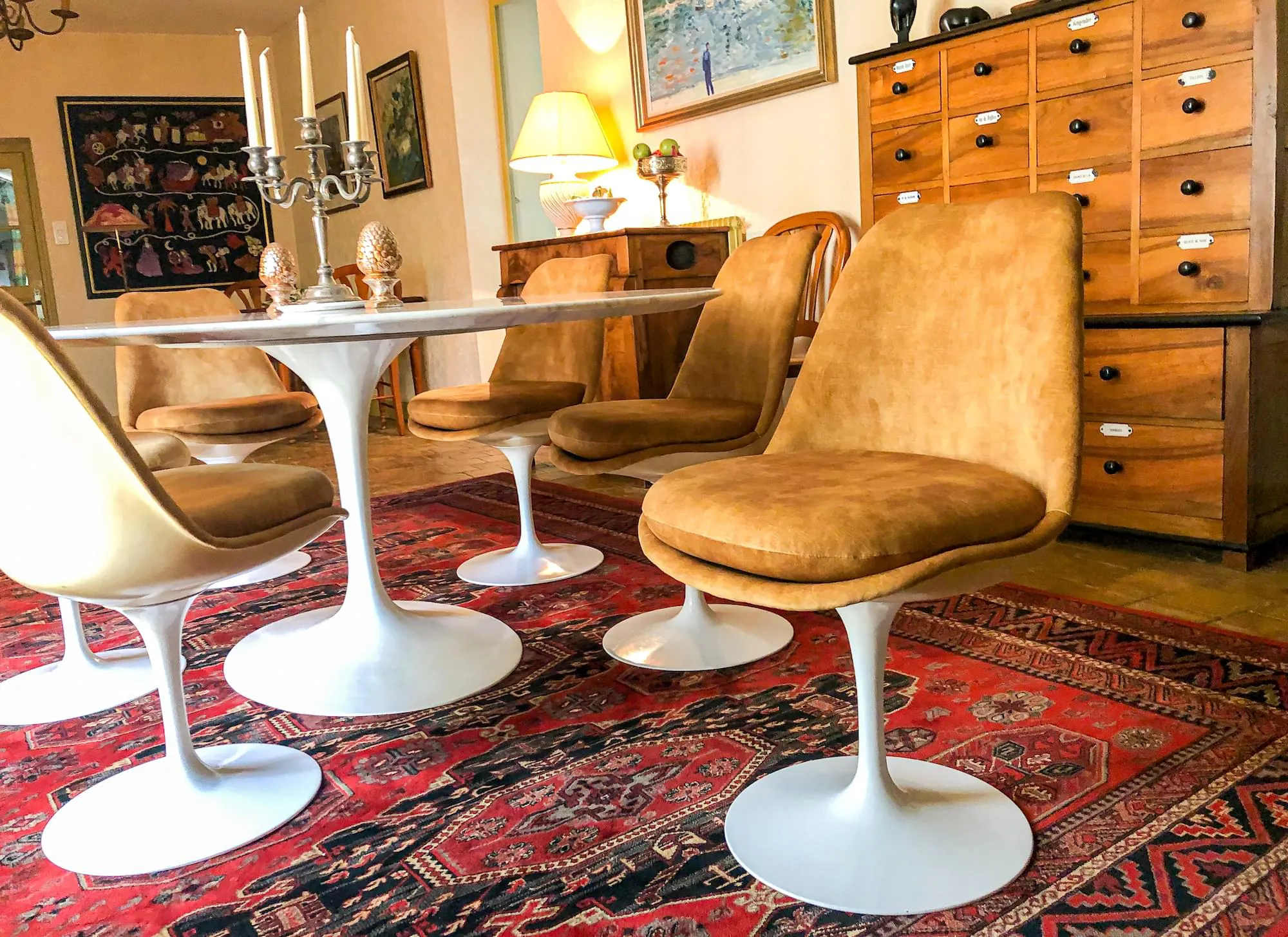 Chaises Tulipe, Maison Esclavissat