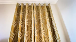 Rideau jaune, Maison Esclavissat, Mâcon