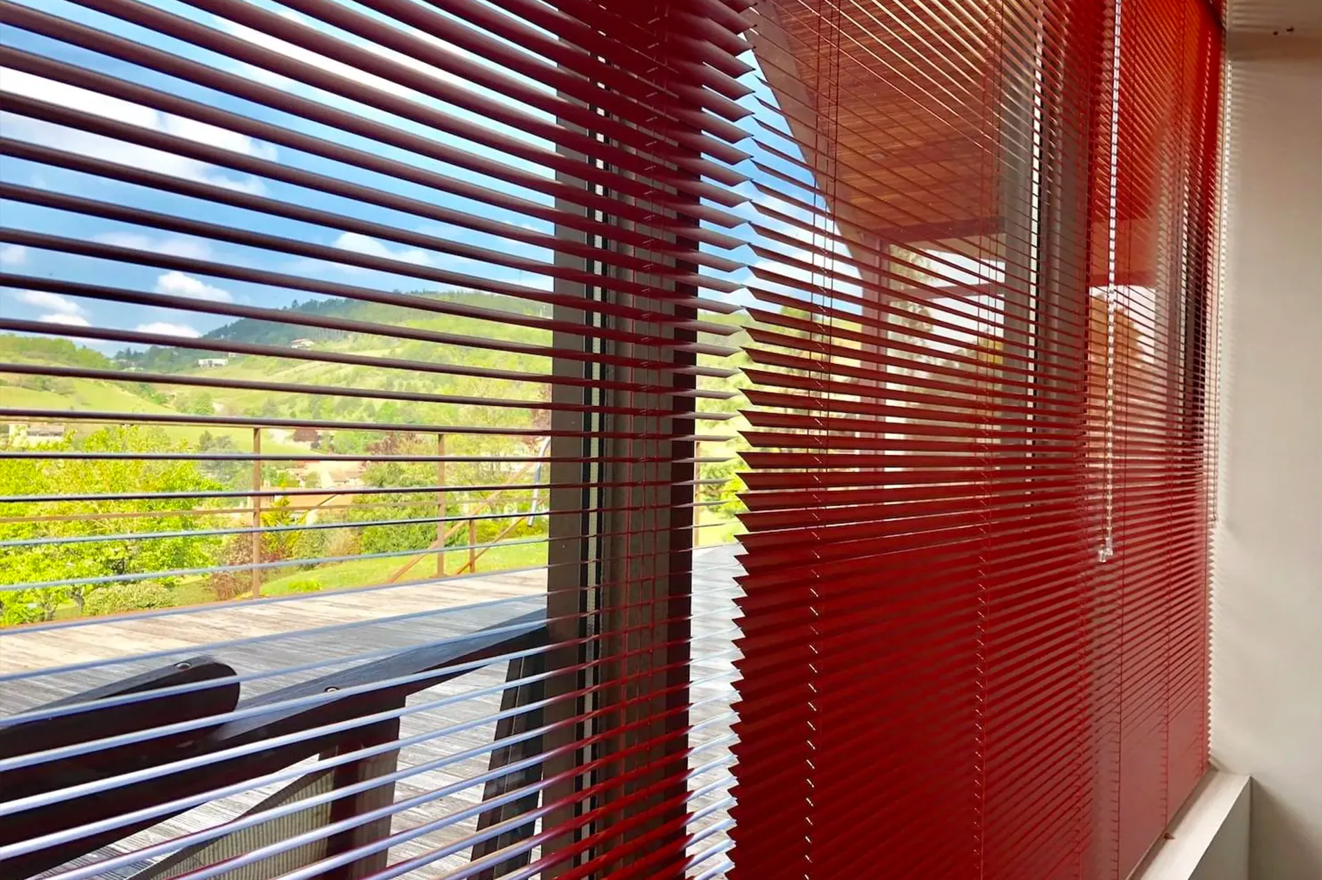 STORE VÉNITIEN, Fourniture, pose, restauration et service après-vente de stores vénitiens à Mâcon