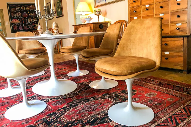 Restauration de chaises Tulipe à Mâcon